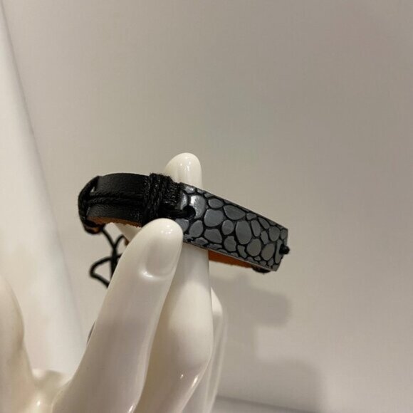 Genuine Leather  Rope Adjustable Bracelet With Textured Metal Accent anima - Picture 10 of 10